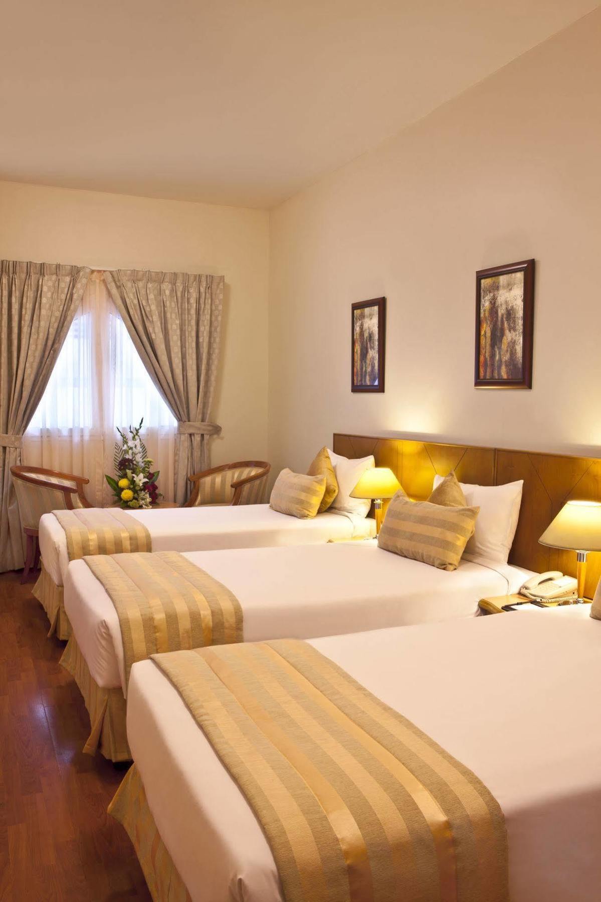 Landmark Plaza Hotel Dubai Esterno foto