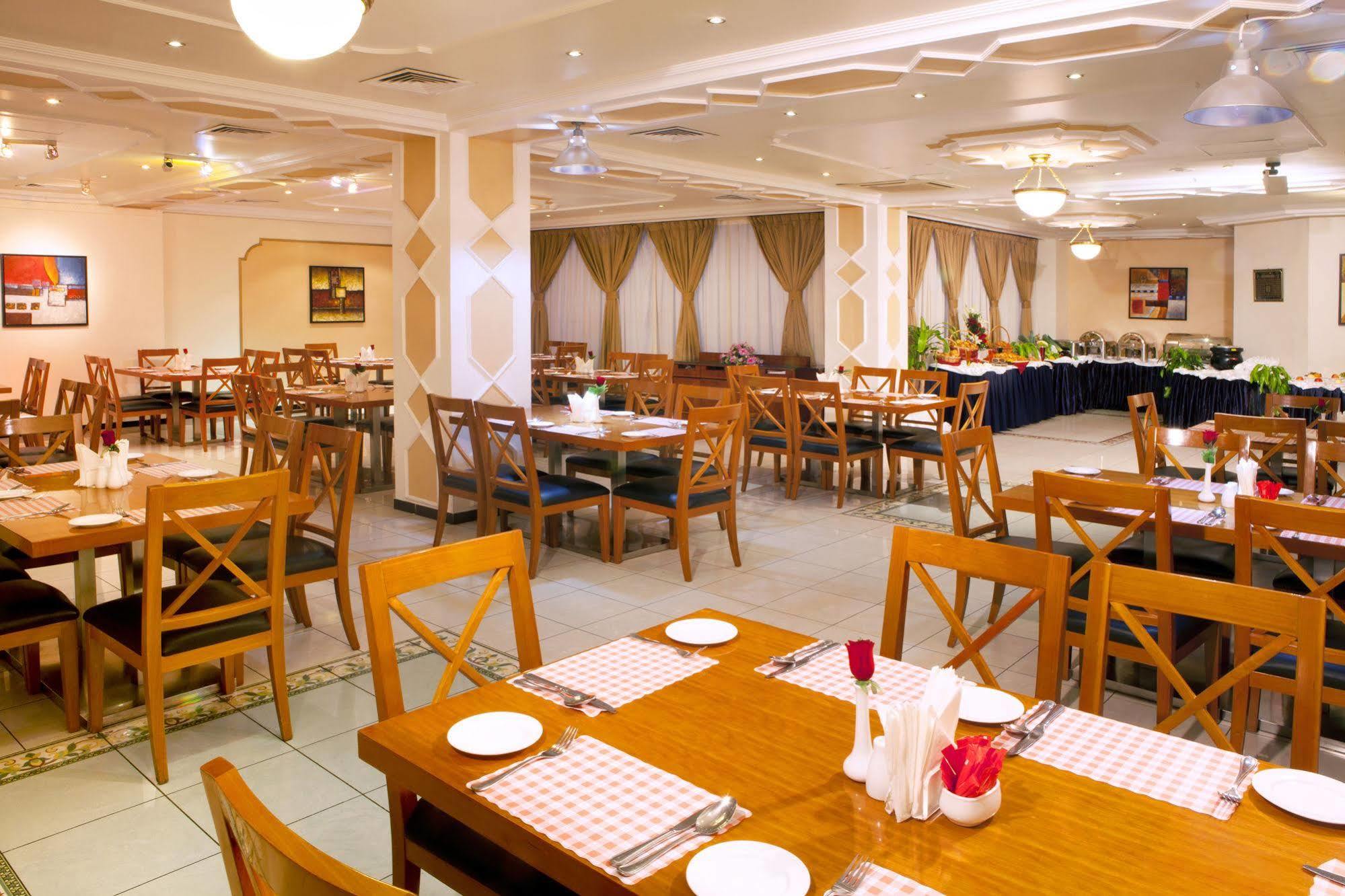 Landmark Plaza Hotel Dubai Esterno foto