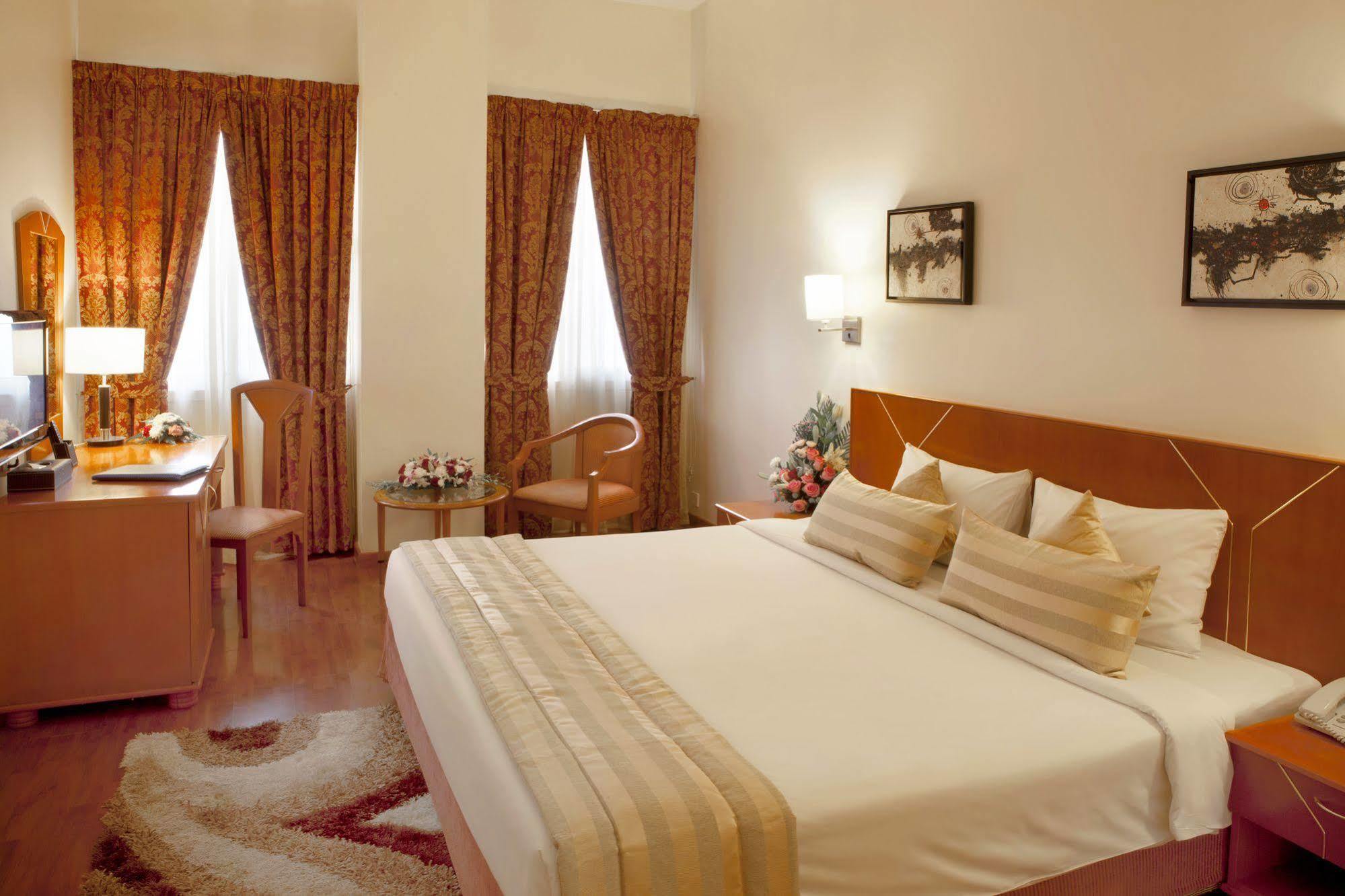 Landmark Plaza Hotel Dubai Esterno foto