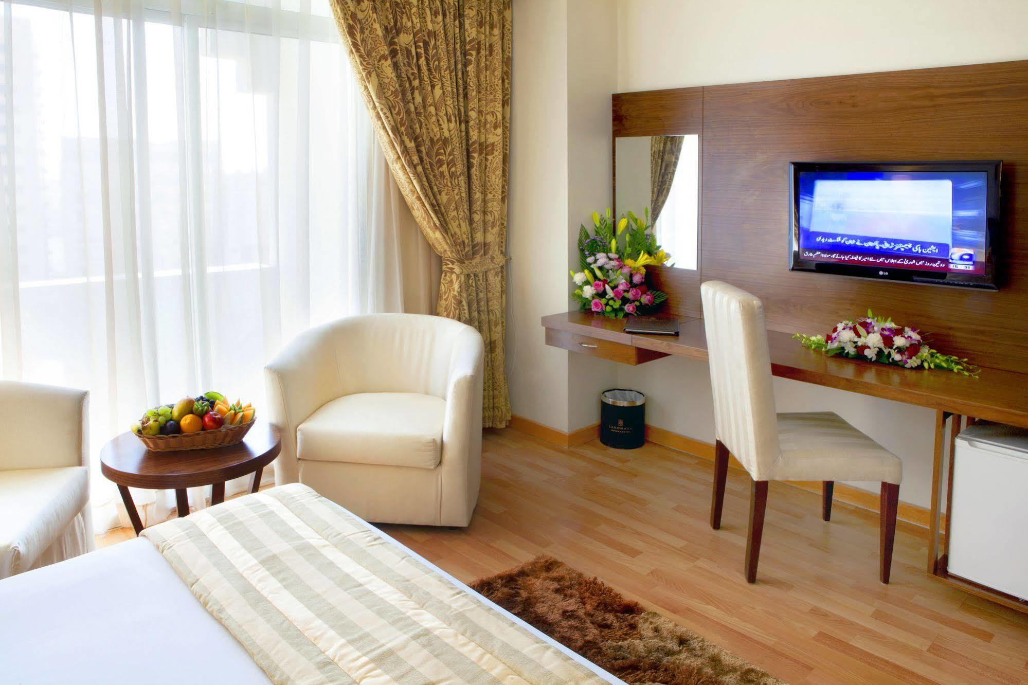 Landmark Plaza Hotel Dubai Esterno foto