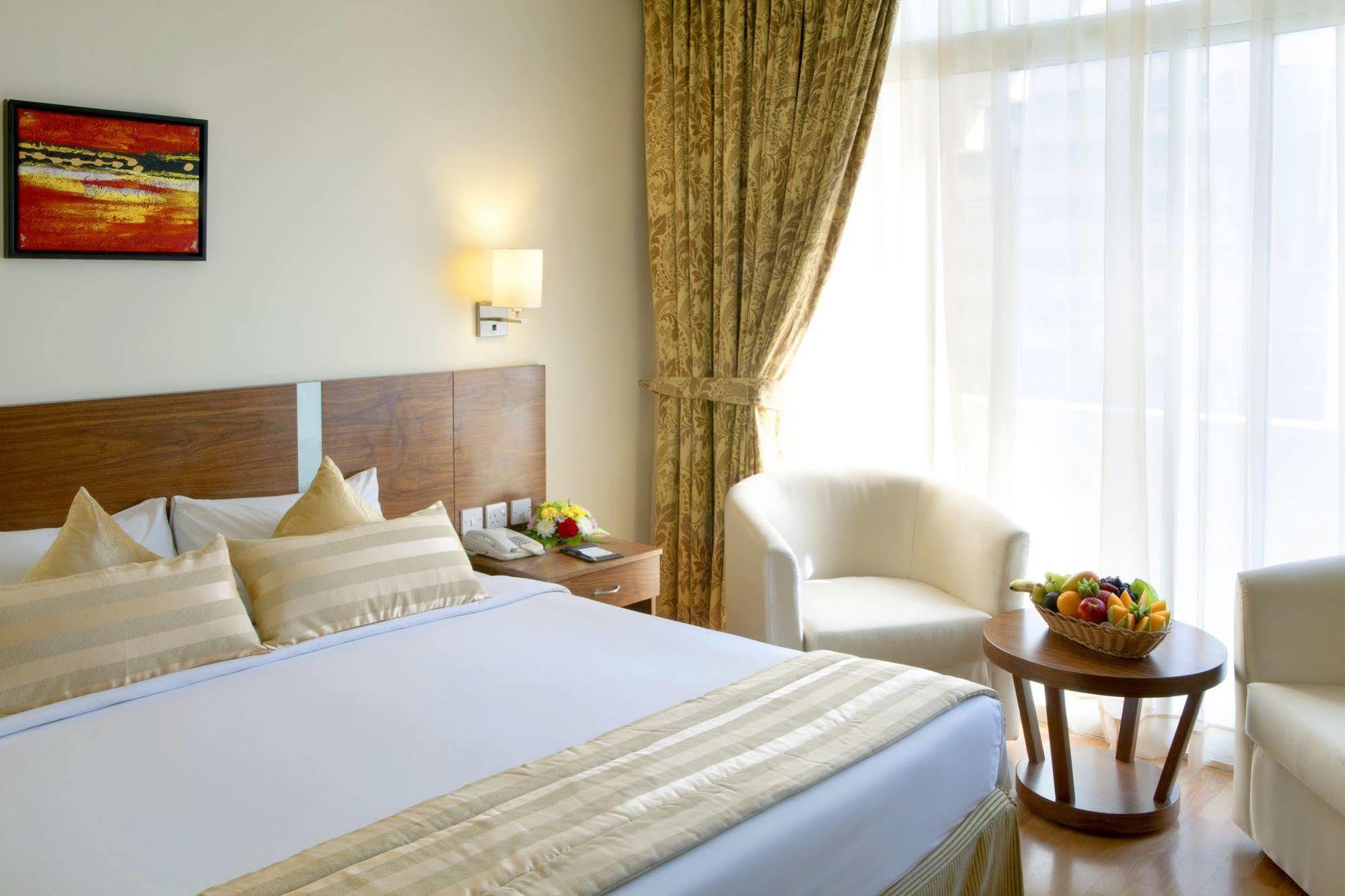 Landmark Plaza Hotel Dubai Esterno foto