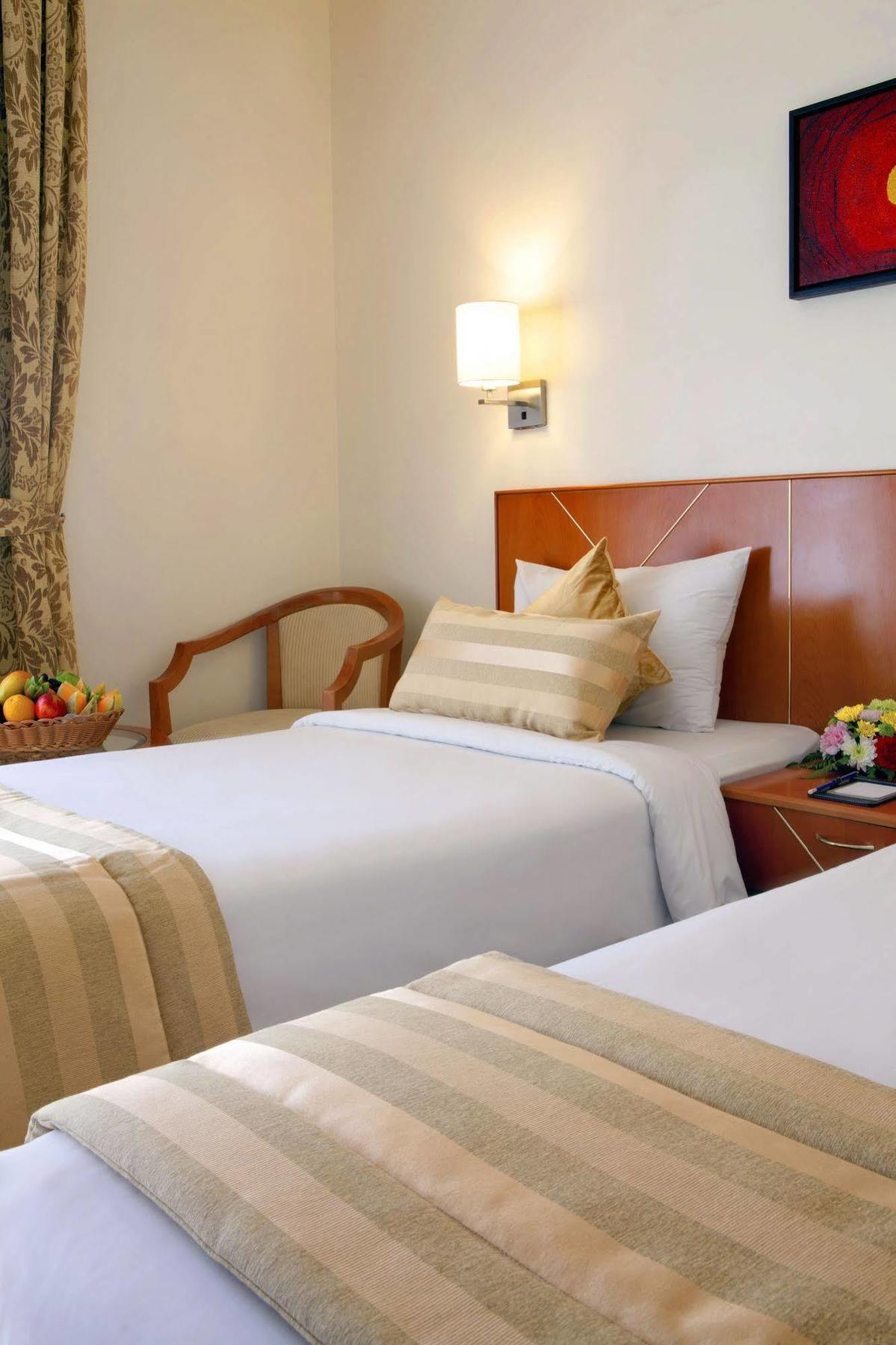 Landmark Plaza Hotel Dubai Esterno foto