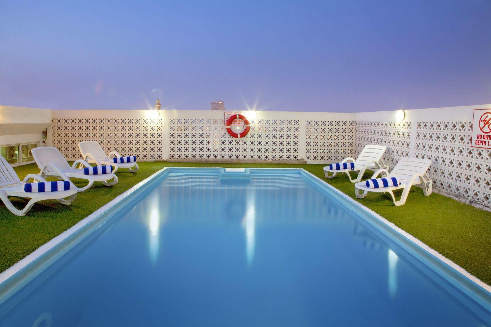 Landmark Plaza Hotel Dubai Esterno foto